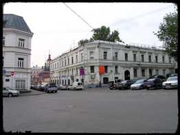 Вид на дом 11/1 в Подколокольном переулке. Фото Алексея Степанова.